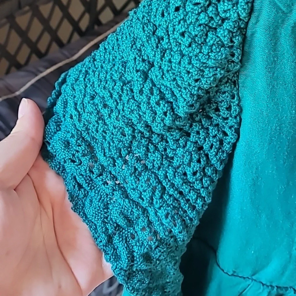 Crochet sleeve top - Picture 2 of 3